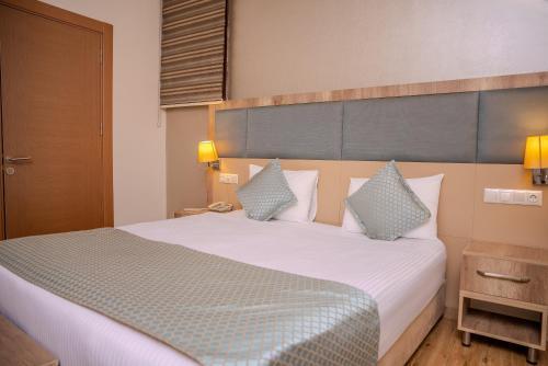 Mari Suites Hotel Room Type - Standard Double or Twin Room