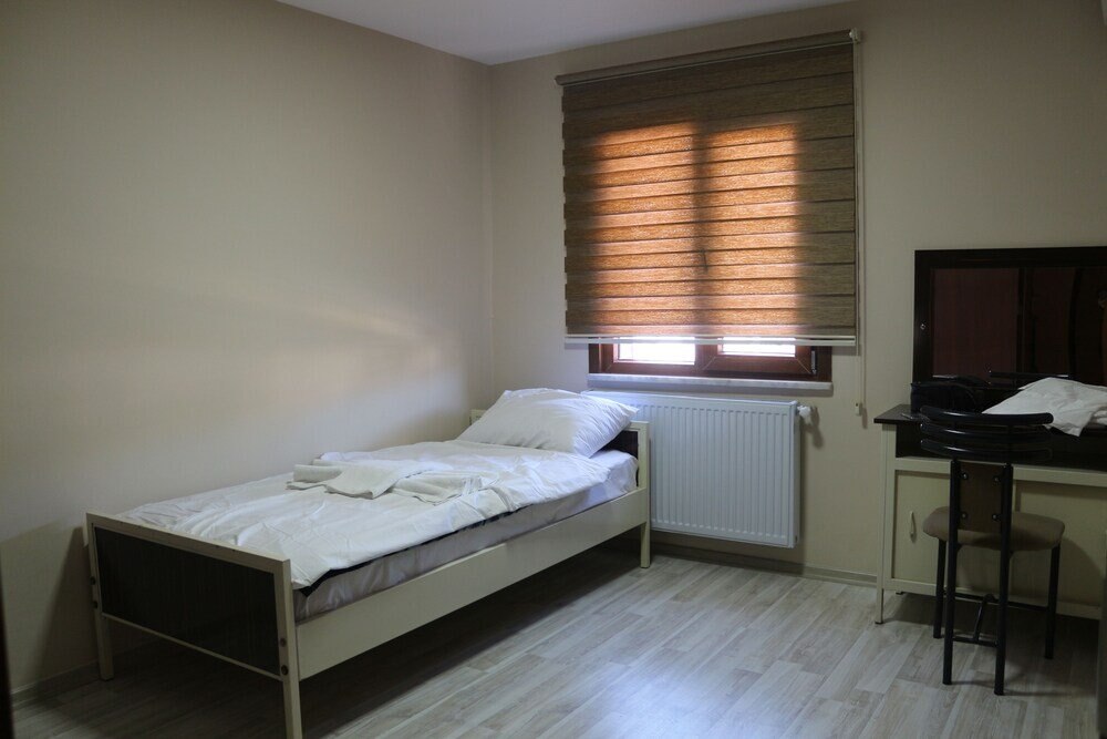 Beyoglu Huzur Hotel - Tap to explore photos