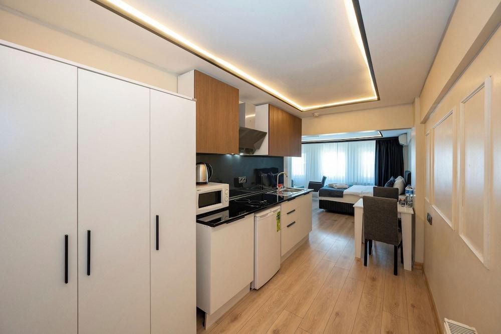 Aiza Suites Room Type - Standard Studio Suite