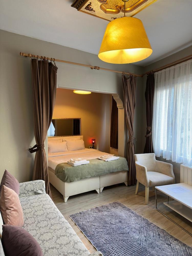 Chez Bore Room Type - Family Quadruple Room
