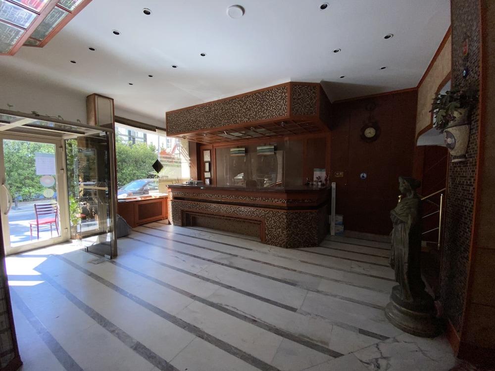 هوتل مونوبول