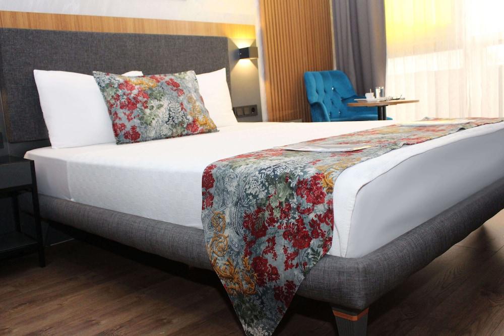 Istanbull Fair Hotel Room Type - Standard Double Room
