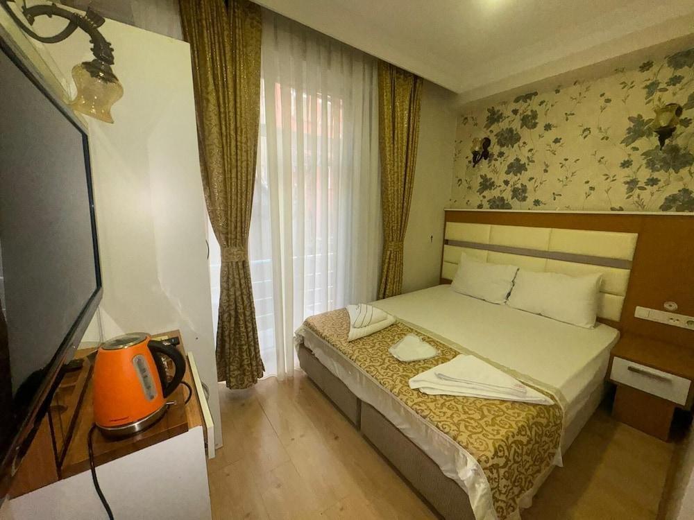 Raimond Hotel Room Type - Economic Double Room