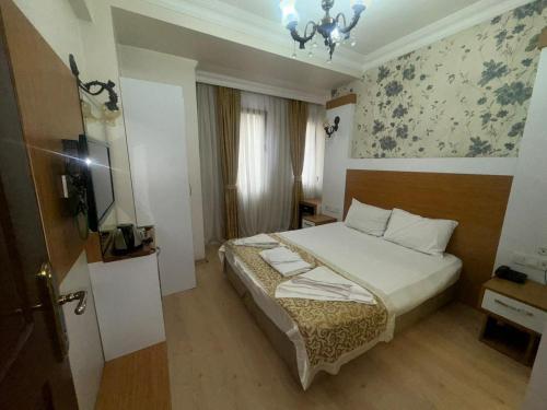 Raimond Hotel Room Type - Standard Double Room