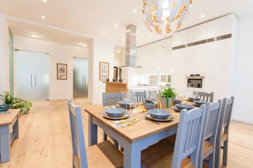 Residence Glamour Excellent - Tap to explore photos
