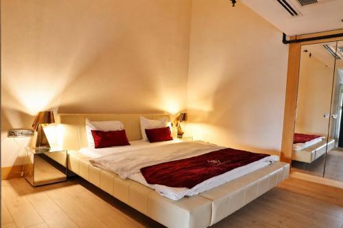 Vernazza Suites Room Type - Two-Bedroom Suite