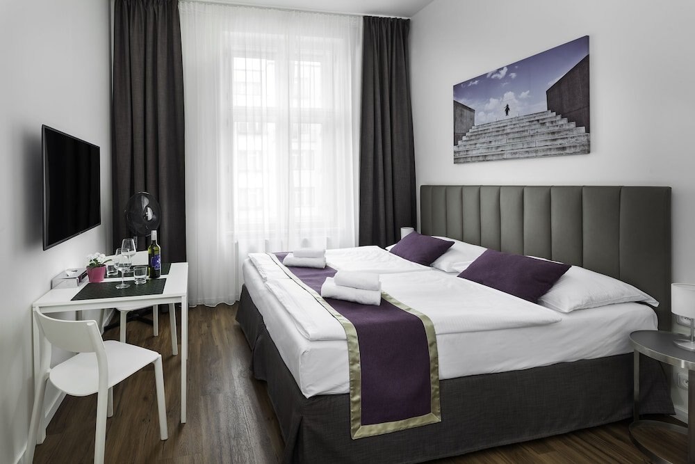Elizabeth Suites Room Type - Junior Suite