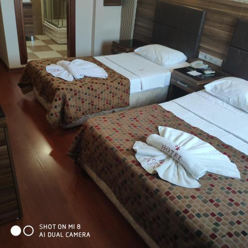 Hotel Bazaar Room Type - Standard Triple Room Hotel Bazaar Room Type - Standard Triple Room