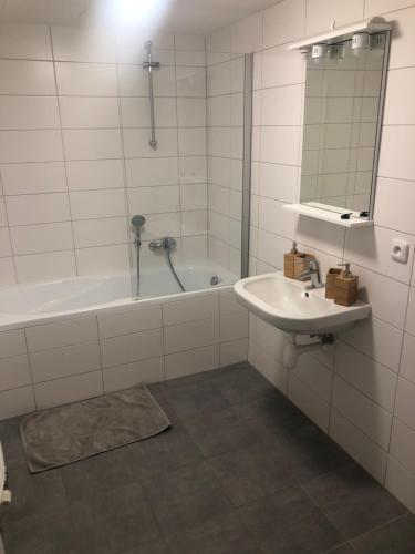 Old Strand Spirit Room Type - Four-Bedroom Apartment with Two Bathrooms
