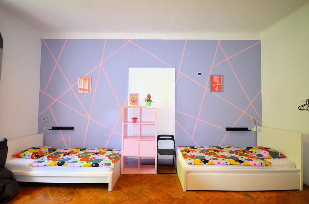 Travel & Joy backpackers Room Type - Classic Quadruple Room, Shared Bathroom
