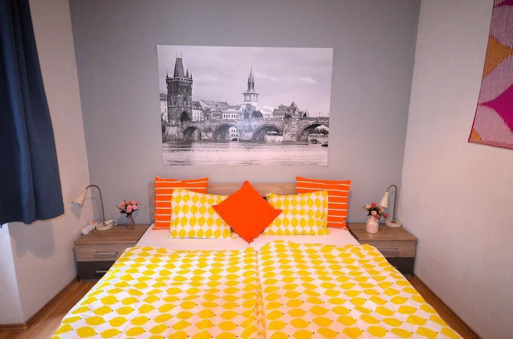 Travel & Joy backpackers Room Type - Deluxe Double Room