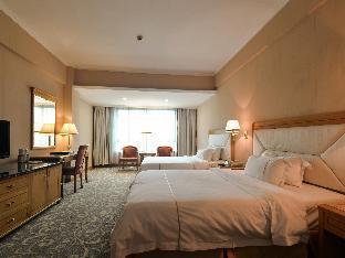 New Pearl River Hotel - Tap to explore photos