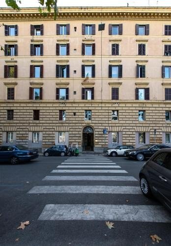Lungotevere Ripa - Tap to explore photos