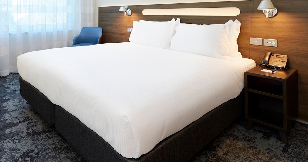 Holiday Inn Express SYDNEY MACQUARIE PARK - Tap to explore photos