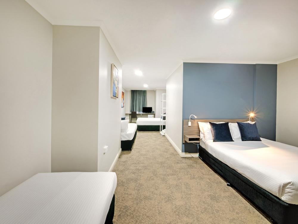 28 Hotel Room Type - Family Room