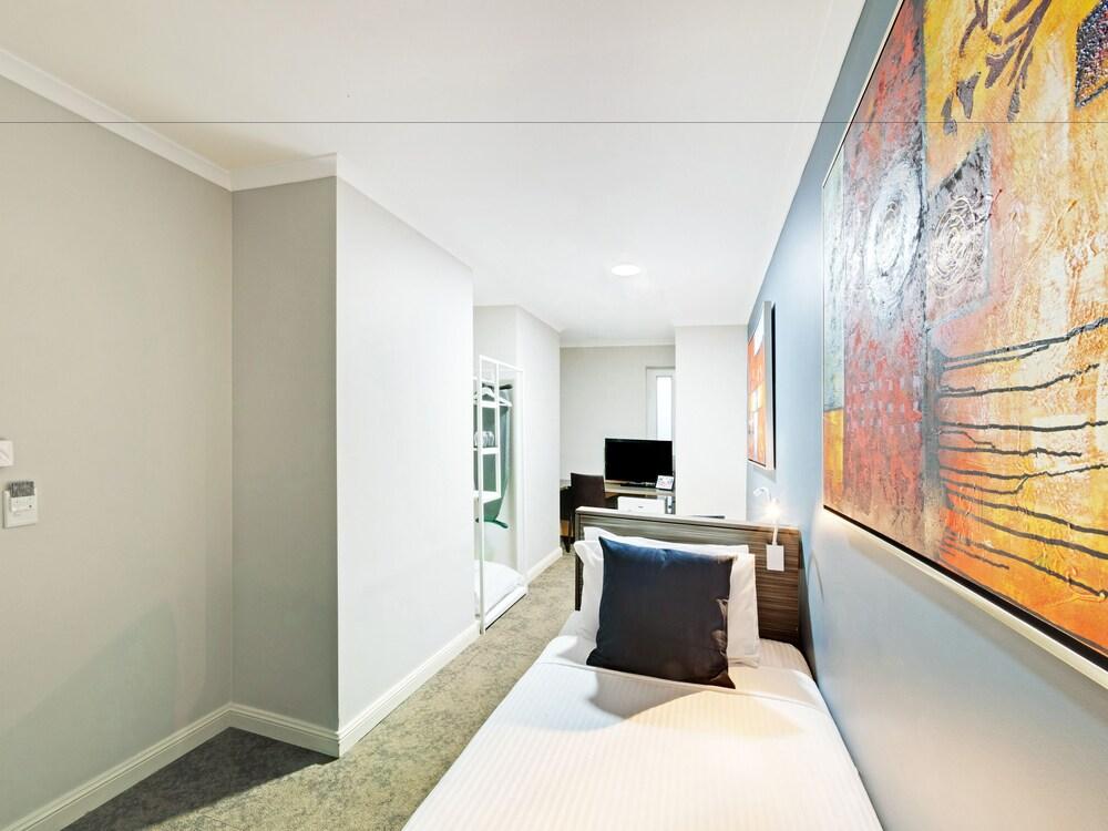 28 Hotel Room Type - Mini Twin