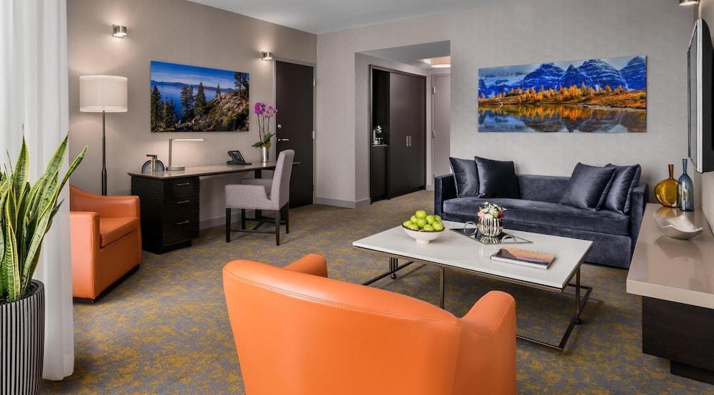 Hotel X Toronto, a Destination by Hyatt Hotel Room Type - Suite, 1 Bedroom Hotel X Toronto, a Destination by Hyatt Hotel Room Type - Suite, 1 Bedroom