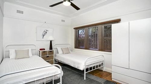 Spacious Two Bedroom Apartment In Crows Nest Hunt1 North Sydney Price Address Reviews