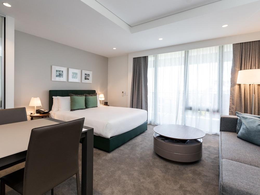 The Branksome Hotel And Residences Room Type - Studio Suite, Balcony (Airport Facing)