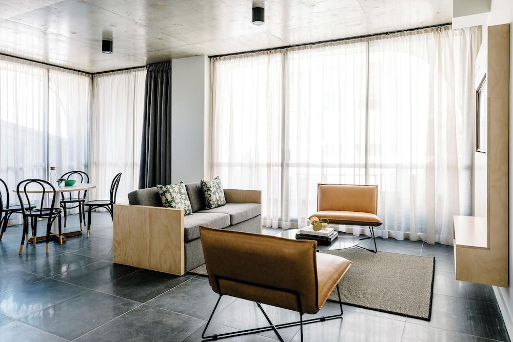 Veriu Broadway Room Type - Superior One Bedroom Suite