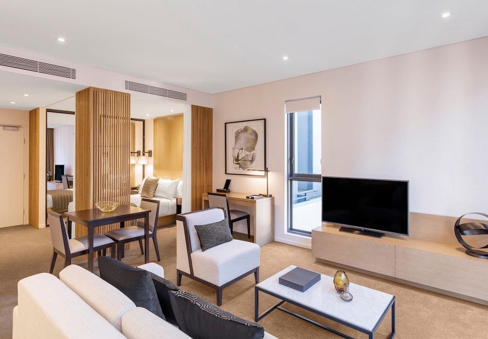 SKYE Hotel Suites Parramatta Room Type - Studio 43