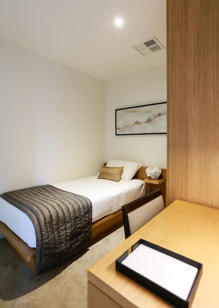 SKYE Hotel Suites Parramatta Room Type - Deluxe 2