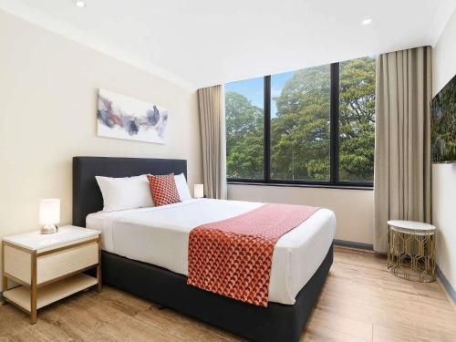 BreakFree on Broadway Sydney Room Type - Deluxe Queen Room with Park View