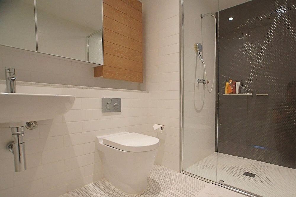 Crows Nest Family Apartment - Tap to explore photos