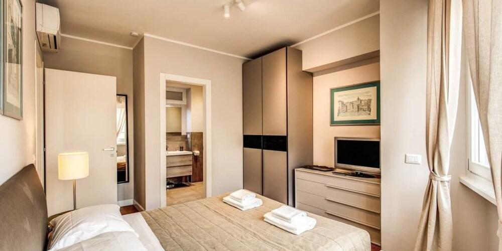 The Dome 3 bedroom apartment - Tap to explore photos