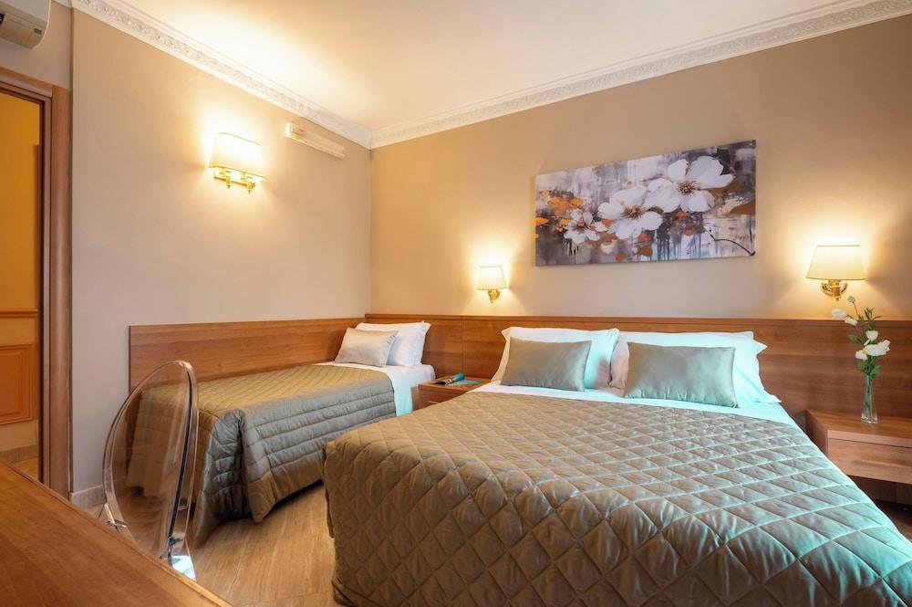 HOTEL MAGIC Room Type - Triple Room