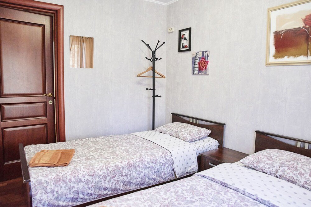 HotHos Hostel - Tap to explore photos