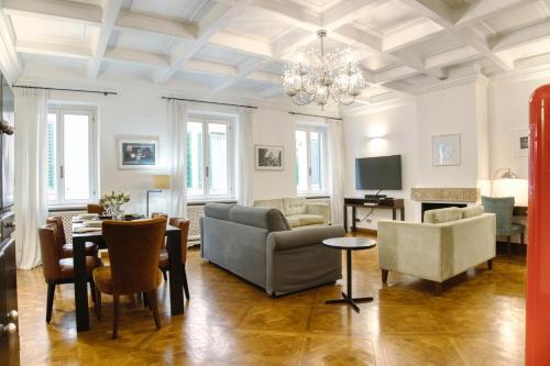 Orsoline Boutique Apartments - Best position in Rome - Tap to explore photos