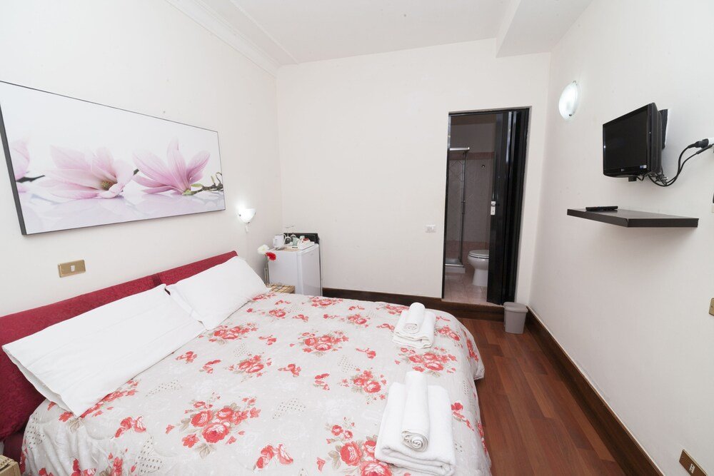 Ariana Luxury Guest House - Tap to explore photos