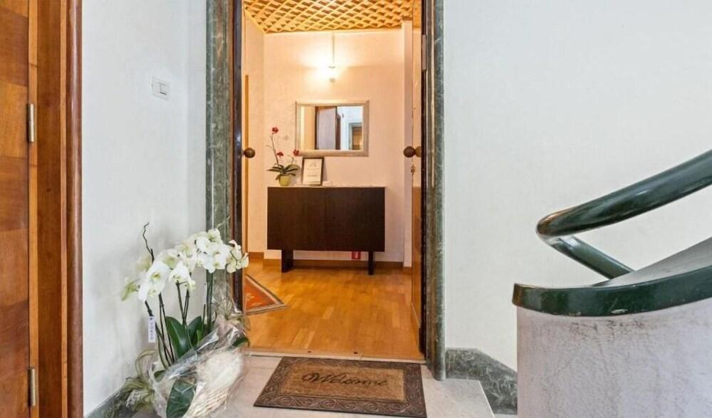 Kosher Bed&Breakfast La Casa di Eva - Tap to explore photos