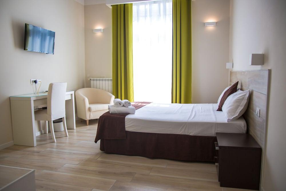 Dada Suites Room Type - Superior Double Room