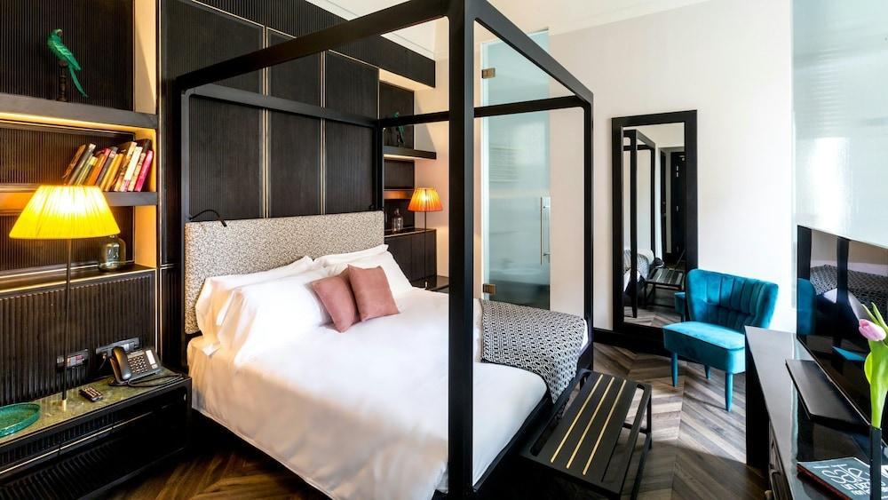 The H'All Tailor Suite Roma - Tap to explore photos