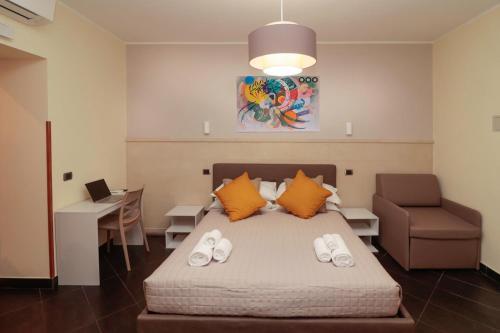Cardinal Inn Room Type - Triple Room with Private Bathroom Cardinal Inn Room Type - Triple Room with Private Bathroom