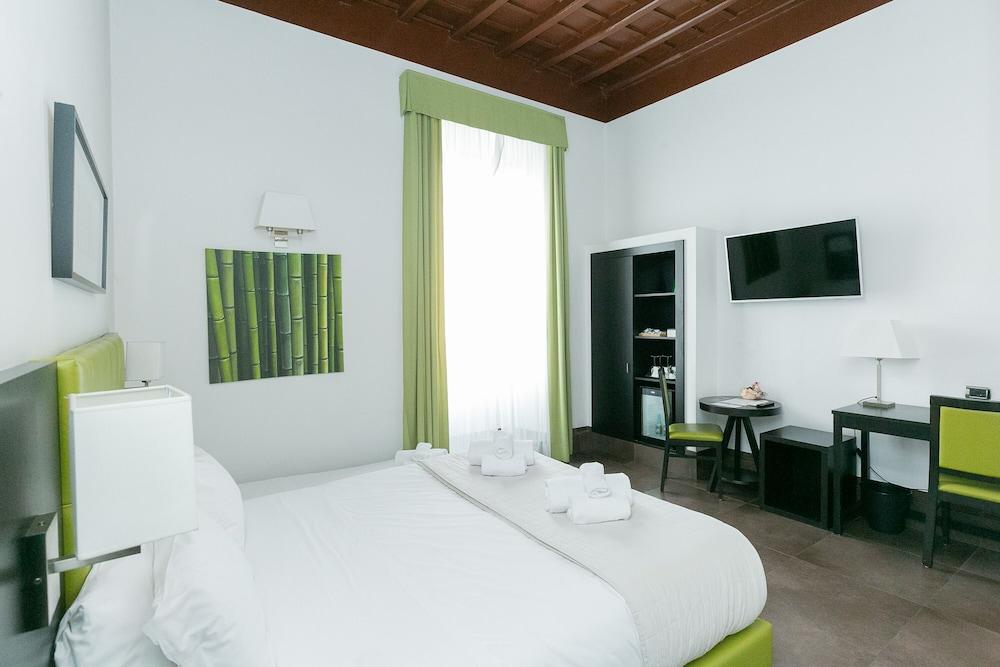Suitinn19 Room Type - Luxury Room