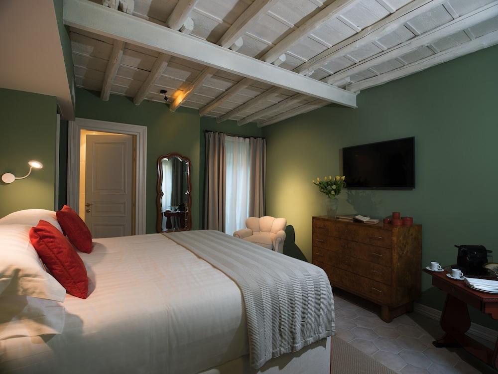 Palazzo Caruso Room Type - Superior Double Room (Internal view)