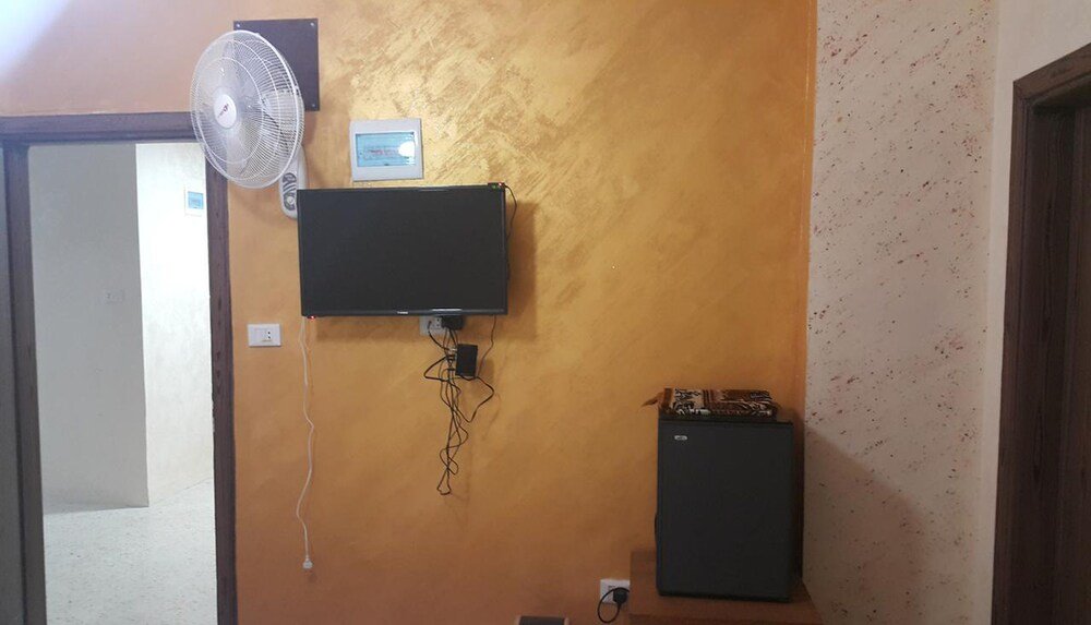 Al-Houriat Hotel Room Type - Basic Triple Room