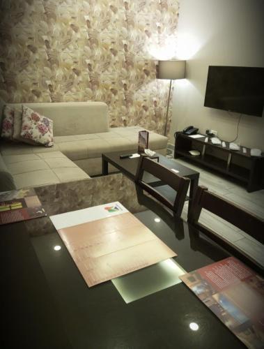 Shams al weibdeh hotel apartment - Tap to explore photos