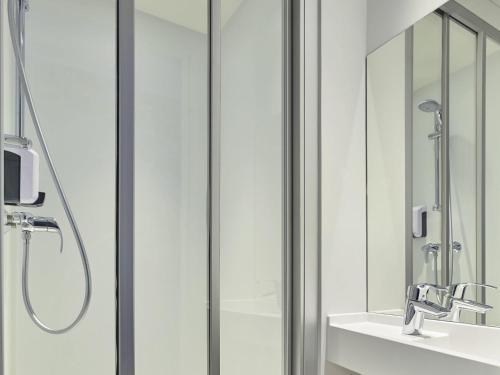 hotelF1 Paris Saint Denis Stade Room Type - Cabrio Room with Private Bathroom
