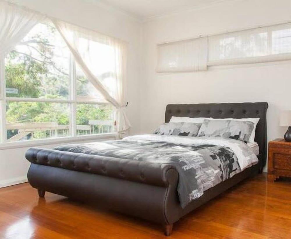 Eltham Retreat Guest House - Tap to explore photos