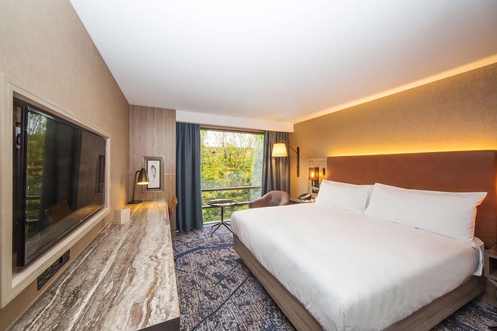 DoubleTree by Hilton London Kingston Upon Thames - Tap to explore photos