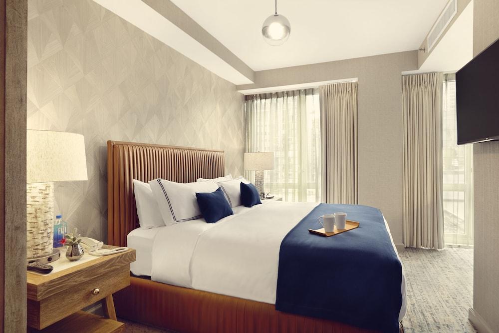 Artezen Hotel Room Type - Deluxe King
