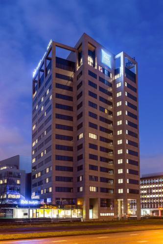 ibis budget Amsterdam City South - Tap to explore photos