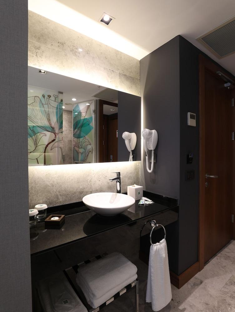 ibis Styles Istanbul Atasehir Room Type - Standard Twin Room, 2 Twin Beds