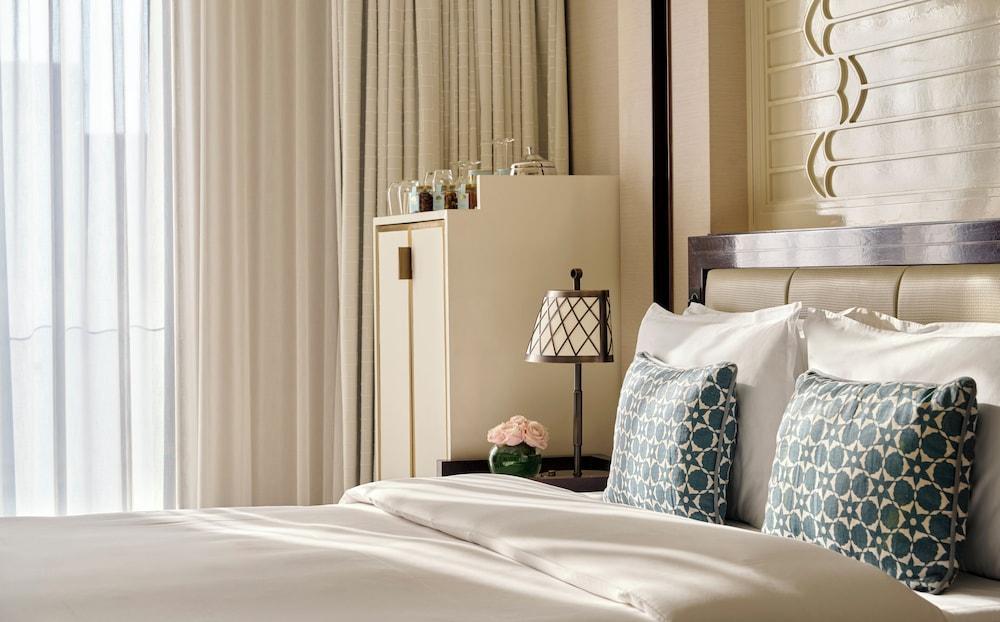 Mandarin Oriental, Doha Room Type - Family Room (Premier, King)