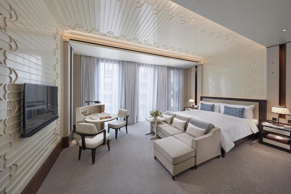 Mandarin Oriental, Doha Room Type - Deluxe Room, 1 King Bed
