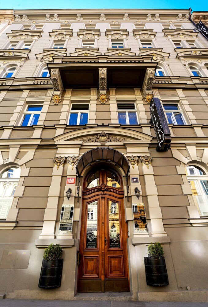Alfons Boutique Hotel - Tap to explore photos